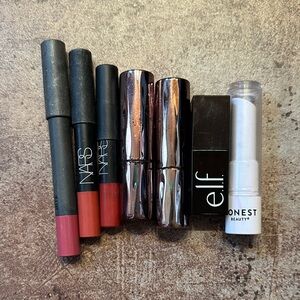 Lip bundle. Urban decay, NARS, Bite, elf and Honest Company.